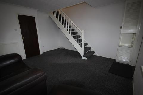 2 bedroom semi-detached house to rent, Portman Drive, Billericay