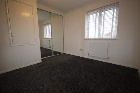 2 bedroom semi-detached house to rent, Portman Drive, Billericay