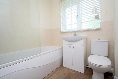 1 bedroom end of terrace house to rent, Bramley Close, STAINES-UPON-THAMES, TW18