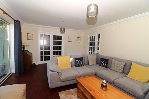 6 Beatrice Walk, Bexhill-on-sea, TN39 4EW