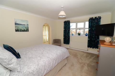 6 Beatrice Walk, Bexhill-on-sea, TN39 4EW