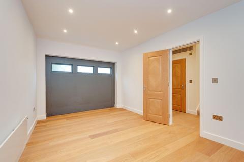 4 bedroom semi-detached house for sale, Bridge Way, London NW11