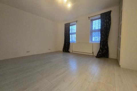 2 bedroom flat to rent, Water Lane, Stratford, E15 4NL