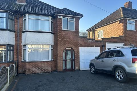 3 bedroom semi-detached house to rent, Oscott School Lane, Great Barr