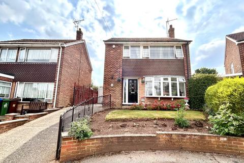 3 bedroom detached house to rent, Highland Close, Mansfield Woodhouse, Mansfield