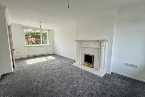 3 bedroom detached house to rent, Highland Close, Mansfield Woodhouse, Mansfield
