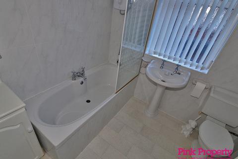 3 bedroom end of terrace house for sale, Cropton Road, Hull HU5