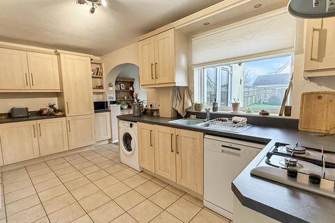 4 bedroom semi-detached house for sale, Langholm Avenue, Warminster