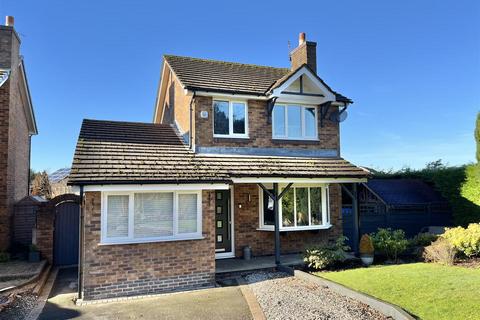 4 bedroom detached house for sale, Shropshire Drive, Glossop