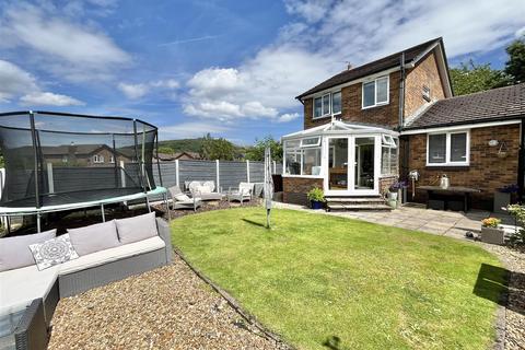 4 bedroom detached house for sale, Shropshire Drive, Glossop