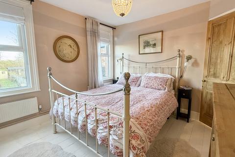 42 Woodmarsh, North Bradley, Trowbridge, BA14 0SB