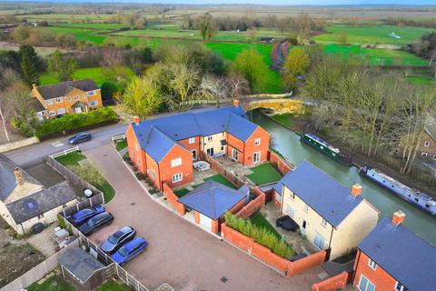 42 Bridge Road, Cosgrove, Milton Keynes, MK19 7JH