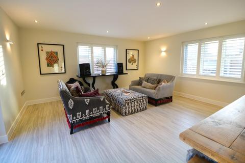 42 Bridge Road, Cosgrove, Milton Keynes, MK19 7JH