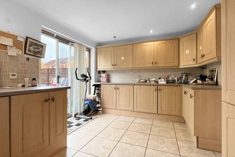 3 bedroom end of terrace house for sale, Notley Road, Braintree, CM7