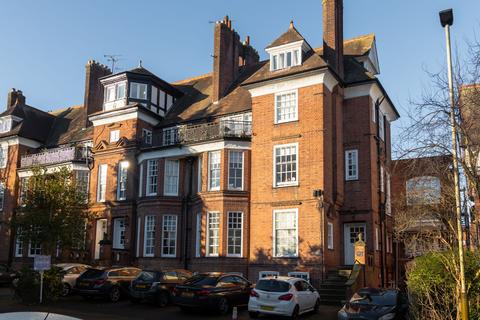 2 bedroom apartment for sale, De Monfort Court, Stoneygate, LE2