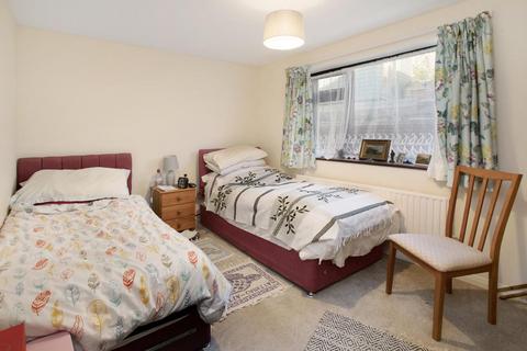 5 Brookside Close, Teignmouth, TQ14 9EA