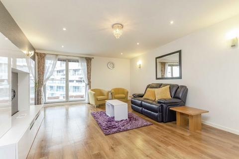 2 bedroom flat to rent, Biscayne Avenue, London E14