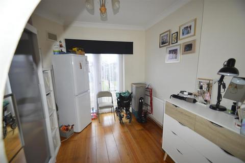 3 bedroom terraced house for sale, Broad Street, Dagenham