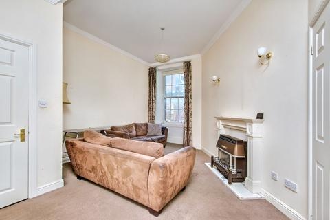 4/5 Bernard Terrace, Edinburgh, EH8 9NX