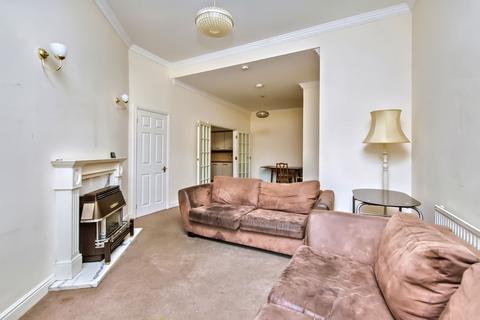 4/5 Bernard Terrace, Edinburgh, EH8 9NX
