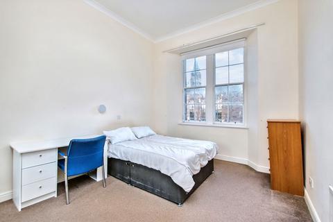 4/5 Bernard Terrace, Edinburgh, EH8 9NX