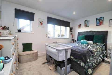 1 bedroom maisonette for sale, Lion Court, Surrey GU22