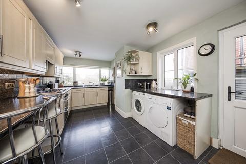 3 bedroom end of terrace house for sale, New Road, Rotherfield