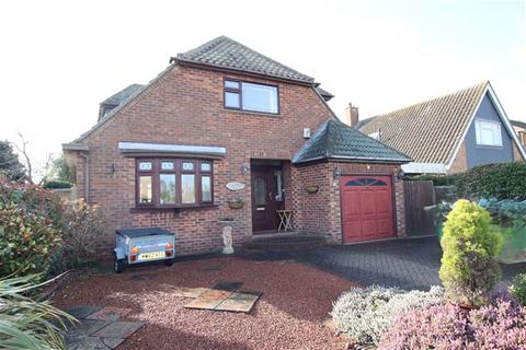 5 bedroom detached house for sale, Manor Way, Holland on Sea