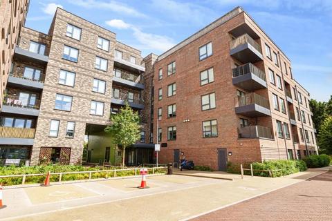 2 bedroom flat to rent, EARL HAIG CLOSE TW4 7BZ