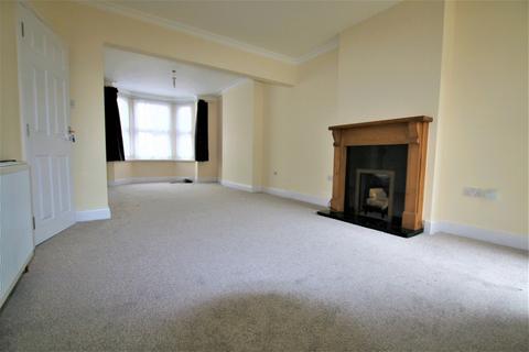 3 bedroom semi-detached house to rent, Slough