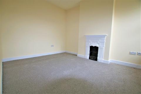 3 bedroom semi-detached house to rent, Slough