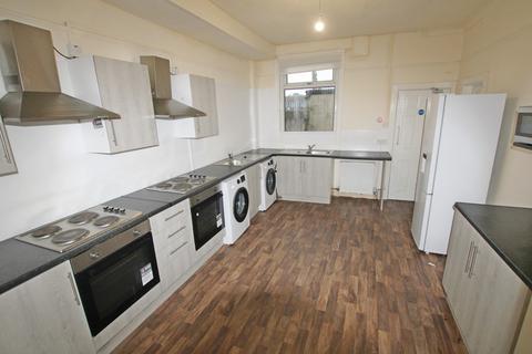 4 bedroom end of terrace house to rent, Albert Street, Oswaldtwistle