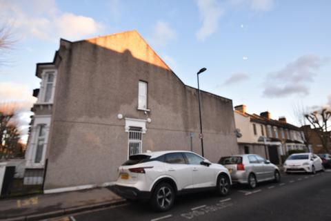 3 bedroom end of terrace house for sale, Walton Road, London