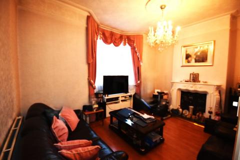 3 bedroom end of terrace house for sale, Walton Road, London