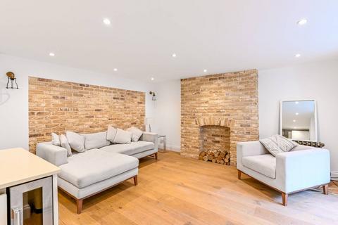 2 bedroom flat for sale, Brownswood Road, Finsbury Park, London, N4