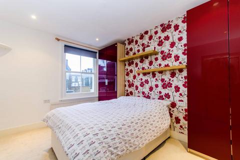 3 bedroom flat for sale, Gascony Avenue, West Hampstead, London, NW6