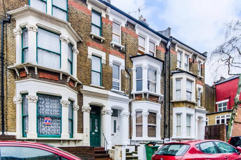 3 bedroom flat for sale, Gascony Avenue, West Hampstead, London, NW6