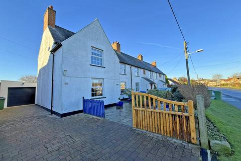 4 bedroom end of terrace house for sale, Coastal Road, Scarborough YO13