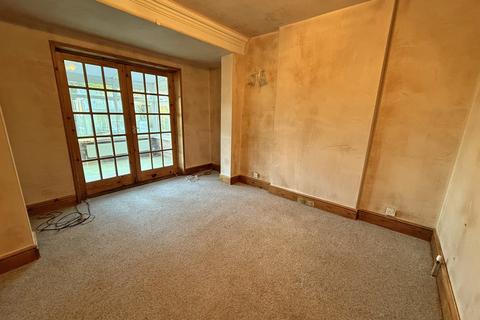 4 bedroom end of terrace house for sale, North Street, Scarborough YO13