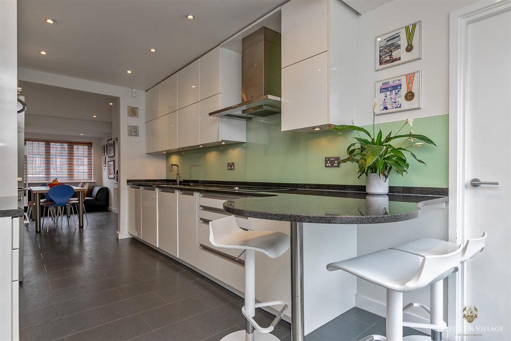 43 Newlands Ave(Logo)-37.jpg