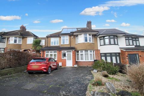 4 bedroom semi-detached house to rent, Beresford Drive, Woodford Green