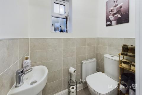 30 Kingstone Road, Uttoxeter, ST14 8WH