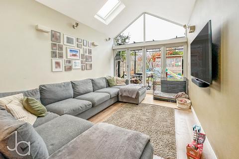 3 bedroom semi-detached house for sale, Straight Road, Colchester