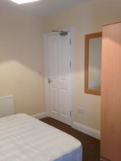 3 bedroom apartment to rent, Brynymor Road, Swansea