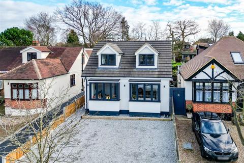 4 bedroom chalet for sale, Kilworth Avenue, Shenfield, Brentwood