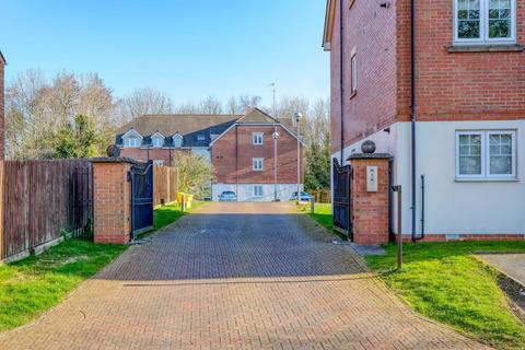 2 bedroom flat for sale, New Coppice Court, Evesham Road, Crabbs Cross, Redditch B97 5JP