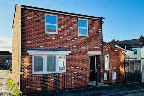 2 bedroom detached house for sale, Hartington Road, Gloucester GL1