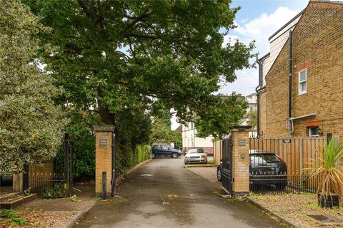 2 bedroom flat to rent, Park Close, Kingston upon Thames