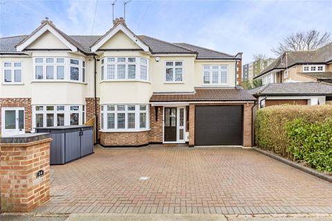 4 bedroom end of terrace house for sale, Northumberland Avenue, Hornchurch, RM11