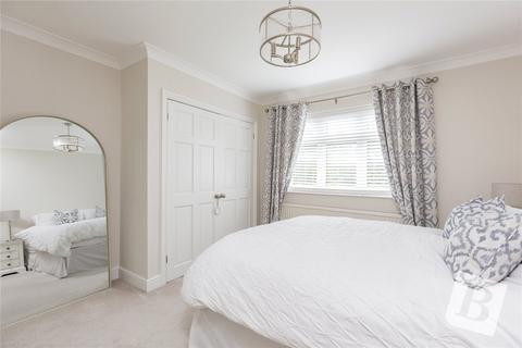 4 bedroom end of terrace house for sale, Northumberland Avenue, Hornchurch, RM11